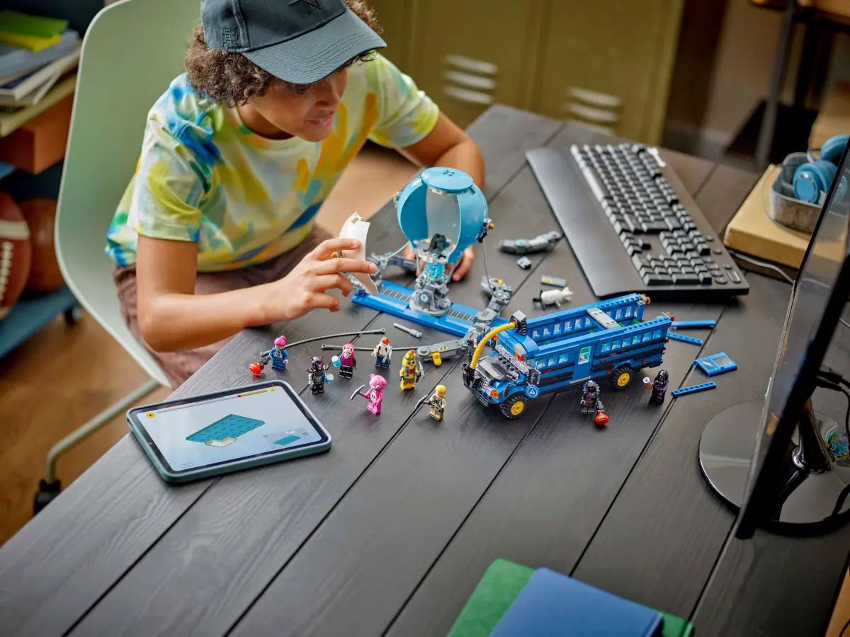 LEGO® Fortnite®  Battle Bus