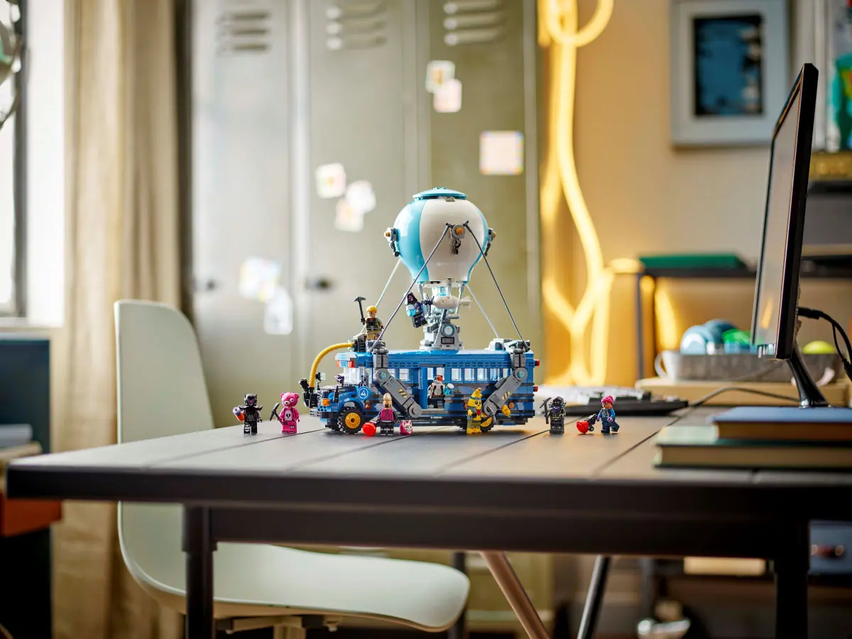 LEGO® Fortnite®  Battle Bus